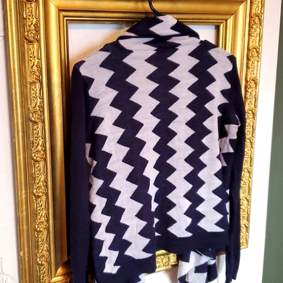 ❤HP❤ Chevron Stripe Open Front Draped Asymmetrical Cardigan  -  M/L - Picture 4 of 6
